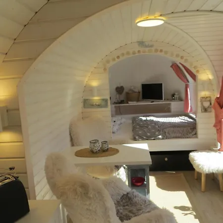 Affittacamere Bettis - Uebernachten Im Iglu-tinyhaus